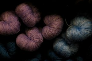 Barbantes de algod&atilde;o em close para croch&ecirc;